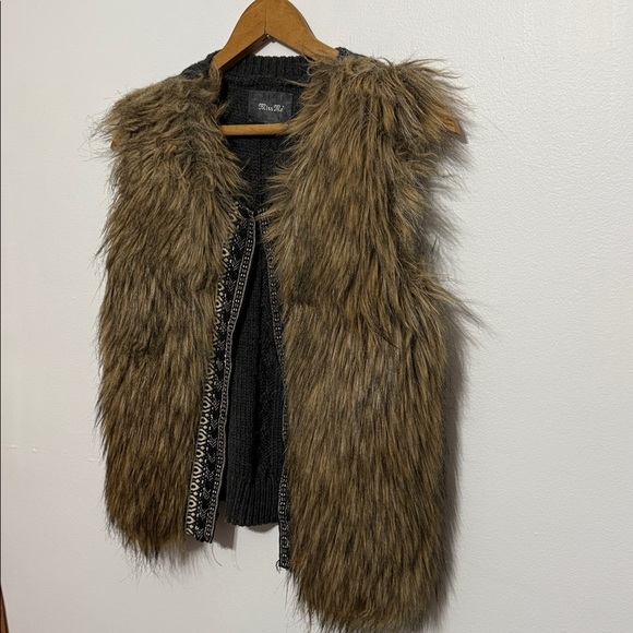 Miss Me Faux Fur Beaded Boho Sweater Vest - Picture 3 of 8